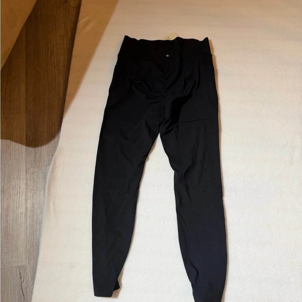 HALARA Black Leggings - Picture 5 of 10